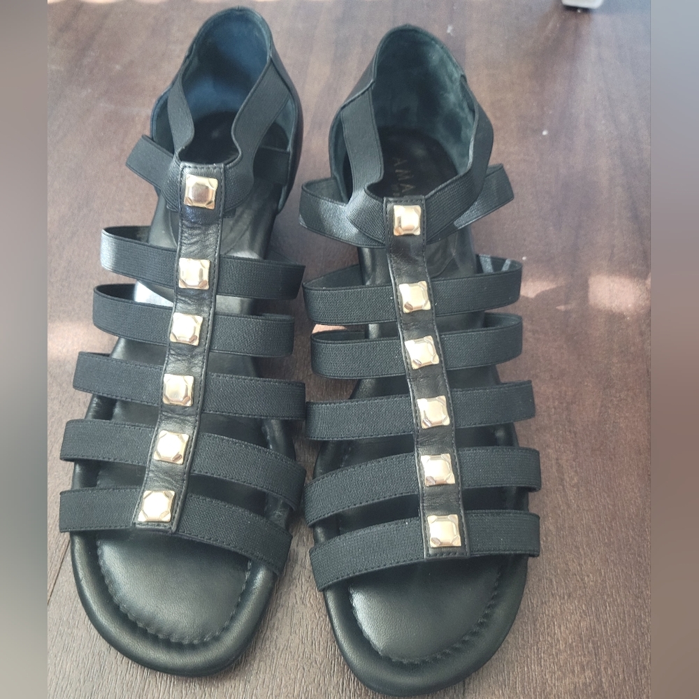 EUC Amalfi by Rangoni Women size 9 sandals, wedge heel shoes